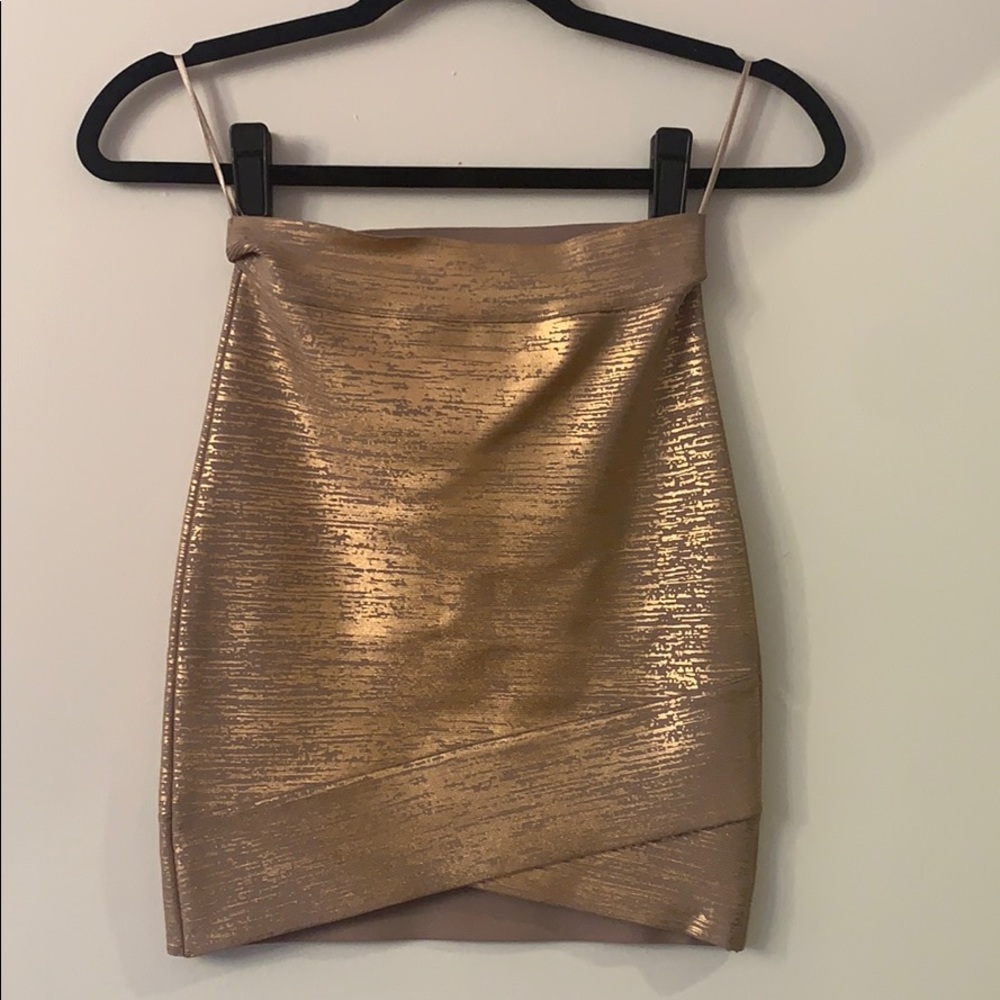 BCBGMAXAZRIA
Silvie Cross Hem Miniskirt